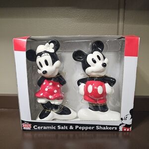NIB Disney Ceramic Mickey and Minnie Salt & Pepper Shakers